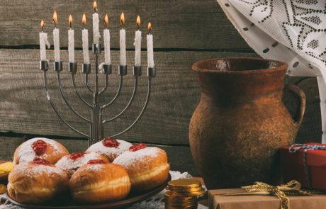 פירוש שם טוב על הרמב"ם למוהר"ר חיים כסאר זצ"ל – על הלכות חנוכה