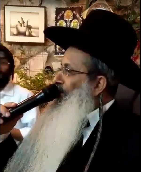 הרב יהודה גמליאל שליט"א שר שמע האל בסוכה – וידאו