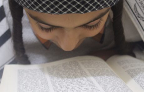 ללמוד את כללי וטעמי המקרא תוך כדי שירה