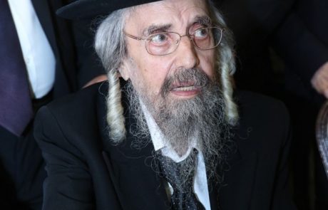 מכתב מיוחד וקריאת קודש לקראת הימים הנוראים מאת זקן רבני תימן שליט”א ממיטת חוליו