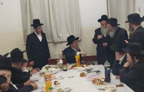 טיש יארצייט של בעל המי השילוח זיע"א. ע"י כ"ק מרן אדמור מאיזביצא ראדזין שליט"א בבית המדרש דחסידי ראדזין בירושלים