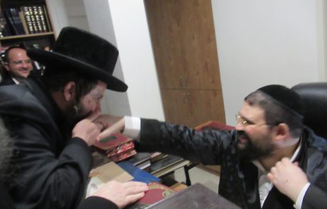 "כתבם על לוח לבך" באופן פלאי – מתיקות ועריבות התורה הקדושה