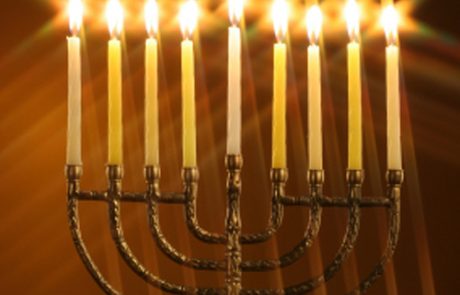 מהדרין בנר חנוכה – מאמר במצות הידור נרות חנוכה דבר שאין דומה לו בשאר מצוות