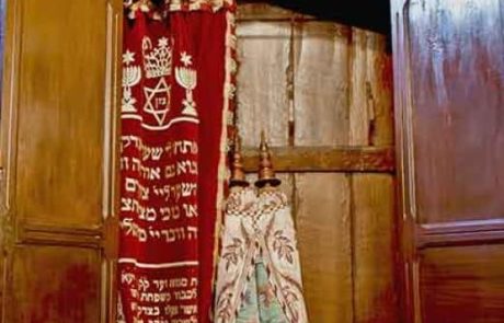כשנפתחים שערי שמים… – על אמירת 'בריך שמיה'